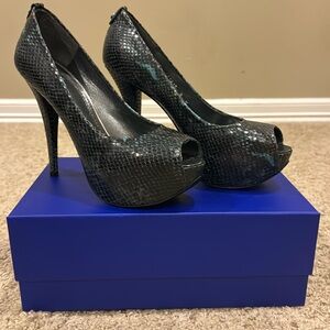 Stuart Weitzman size 9